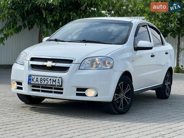 Белый Шевроле Авео, объемом двигателя 1.5 л и пробегом 170 тыс. км за 3299 $, фото 1 на Automoto.ua