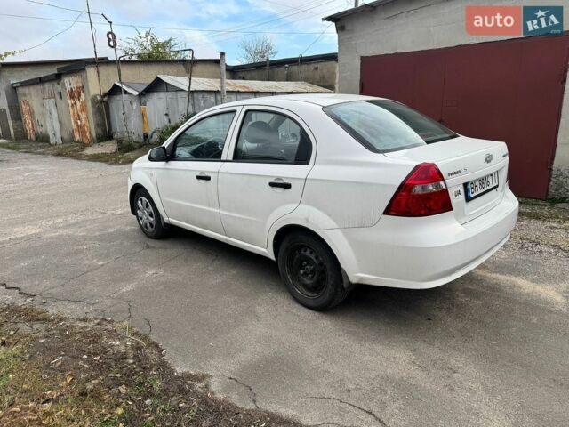 Белый Шевроле Авео, объемом двигателя 1.5 л и пробегом 159 тыс. км за 1750 $, фото 1 на Automoto.ua