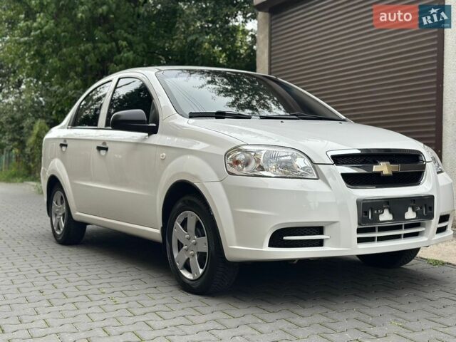 Белый Шевроле Авео, объемом двигателя 1.5 л и пробегом 41 тыс. км за 4299 $, фото 1 на Automoto.ua
