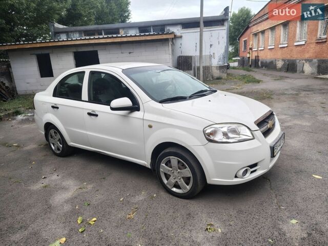 Белый Шевроле Авео, объемом двигателя 1.5 л и пробегом 135 тыс. км за 3600 $, фото 1 на Automoto.ua