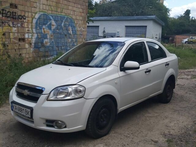 Белый Шевроле Авео, объемом двигателя 1.5 л и пробегом 370 тыс. км за 3500 $, фото 1 на Automoto.ua