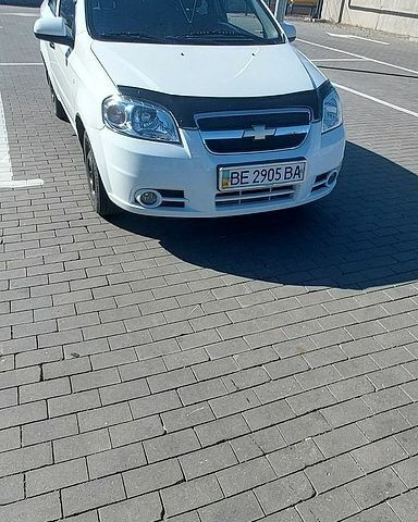 Белый Шевроле Авео, объемом двигателя 1.5 л и пробегом 49 тыс. км за 5000 $, фото 1 на Automoto.ua