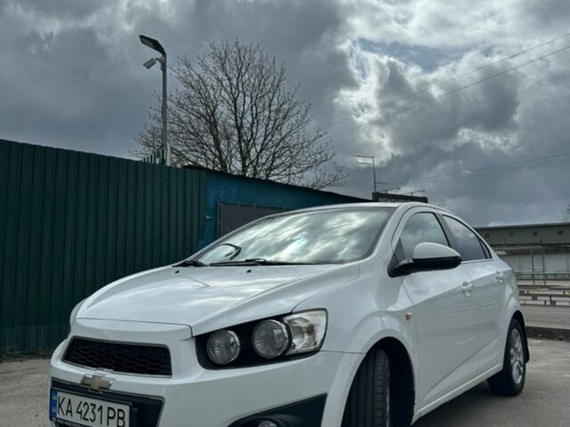 Белый Шевроле Авео, объемом двигателя 1.6 л и пробегом 165 тыс. км за 6550 $, фото 1 на Automoto.ua