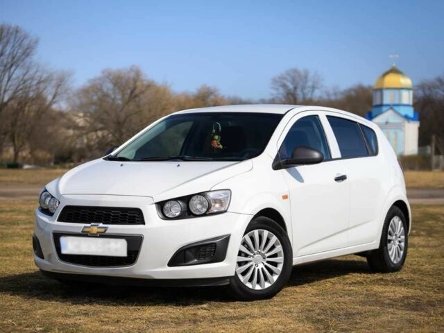 Білий Шевроле Авео, об'ємом двигуна 1.2 л та пробігом 282 тис. км за 5500 $, фото 1 на Automoto.ua