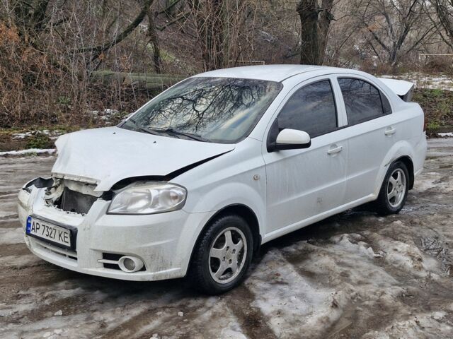 Білий Шевроле Авео, об'ємом двигуна 1.5 л та пробігом 200 тис. км за 1800 $, фото 1 на Automoto.ua