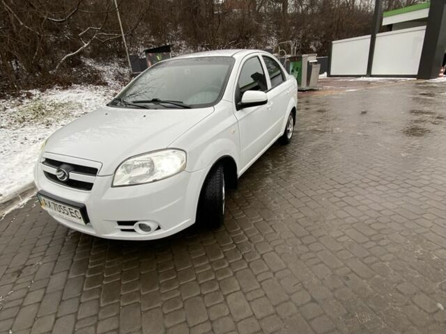 Белый Шевроле Авео, объемом двигателя 1.4 л и пробегом 149 тыс. км за 5250 $, фото 1 на Automoto.ua