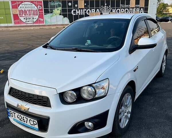 Белый Шевроле Авео, объемом двигателя 1.6 л и пробегом 115 тыс. км за 7100 $, фото 1 на Automoto.ua