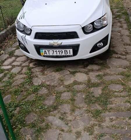 Белый Шевроле Авео, объемом двигателя 1.6 л и пробегом 192 тыс. км за 6000 $, фото 1 на Automoto.ua