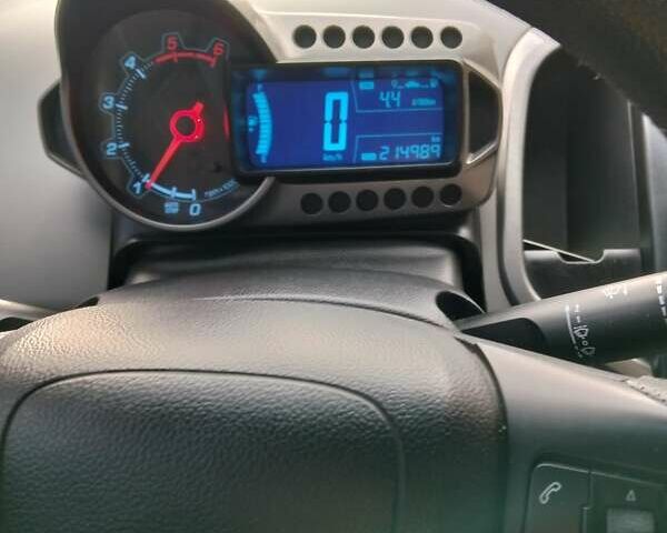 Белый Шевроле Авео, объемом двигателя 1.25 л и пробегом 215 тыс. км за 6500 $, фото 1 на Automoto.ua