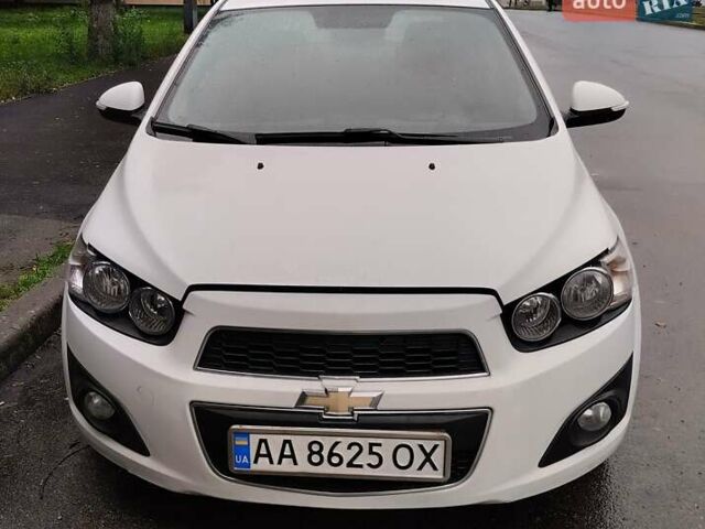 Білий Шевроле Авео, об'ємом двигуна 1.4 л та пробігом 180 тис. км за 6000 $, фото 1 на Automoto.ua