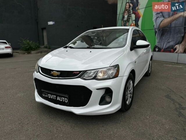 Белый Шевроле Авео, объемом двигателя 1.8 л и пробегом 200 тыс. км за 6500 $, фото 1 на Automoto.ua
