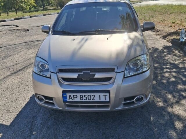 Бежевый Шевроле Авео, объемом двигателя 1.6 л и пробегом 50 тыс. км за 4500 $, фото 1 на Automoto.ua