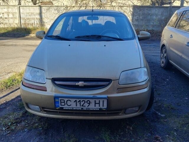 Бежевый Шевроле Авео, объемом двигателя 1.5 л и пробегом 290 тыс. км за 2000 $, фото 1 на Automoto.ua
