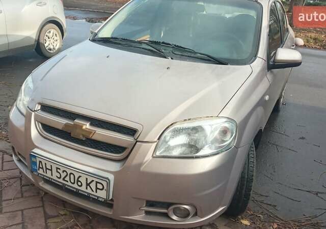 Бежевый Шевроле Авео, объемом двигателя 1.6 л и пробегом 230 тыс. км за 3000 $, фото 1 на Automoto.ua