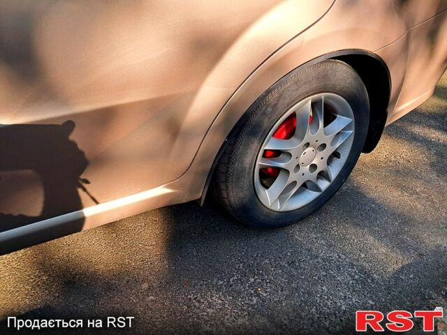 Бежевый Шевроле Авео, объемом двигателя 1.6 л и пробегом 210 тыс. км за 3400 $, фото 1 на Automoto.ua