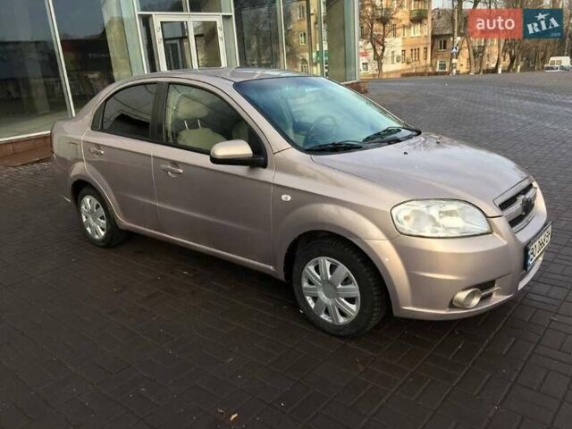 Бежевый Шевроле Авео, объемом двигателя 1.6 л и пробегом 199 тыс. км за 3800 $, фото 1 на Automoto.ua