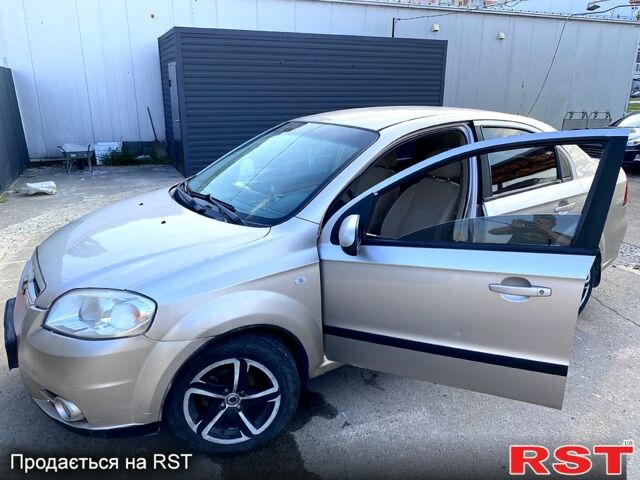 Бежевый Шевроле Авео, объемом двигателя 1.6 л и пробегом 19200 тыс. км за 3500 $, фото 1 на Automoto.ua