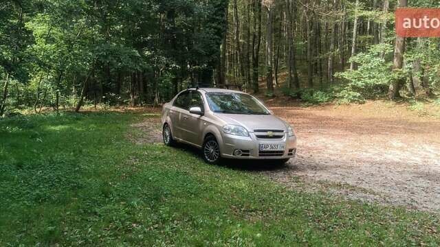Бежевый Шевроле Авео, объемом двигателя 1.6 л и пробегом 185 тыс. км за 4200 $, фото 1 на Automoto.ua