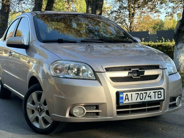 Бежевый Шевроле Авео, объемом двигателя 1.6 л и пробегом 121 тыс. км за 4500 $, фото 1 на Automoto.ua