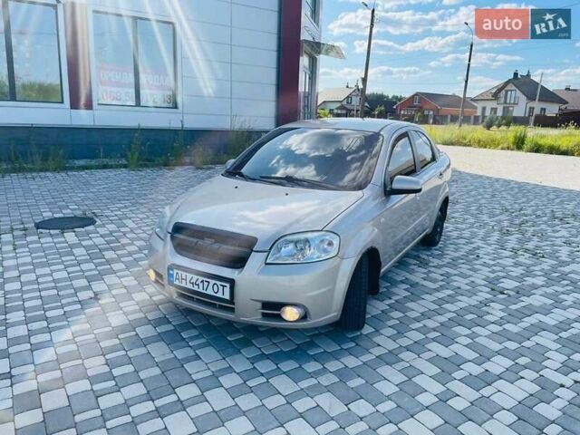 Бежевий Шевроле Авео, об'ємом двигуна 1.6 л та пробігом 241 тис. км за 3281 $, фото 1 на Automoto.ua