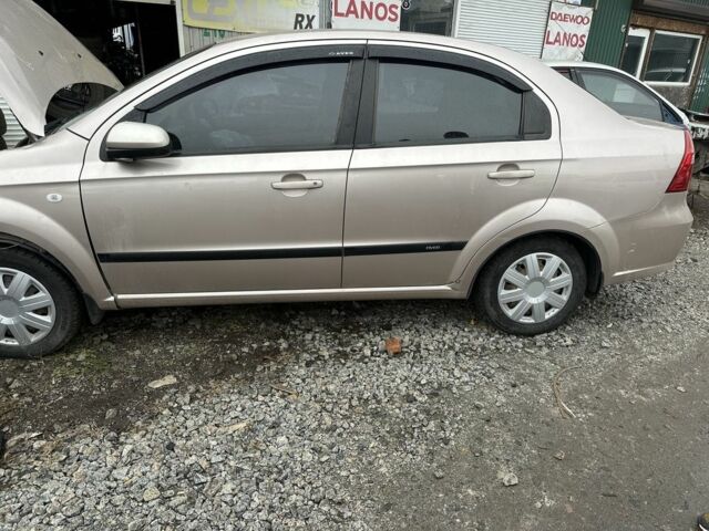 Бежевый Шевроле Авео, объемом двигателя 1.6 л и пробегом 175 тыс. км за 1500 $, фото 1 на Automoto.ua