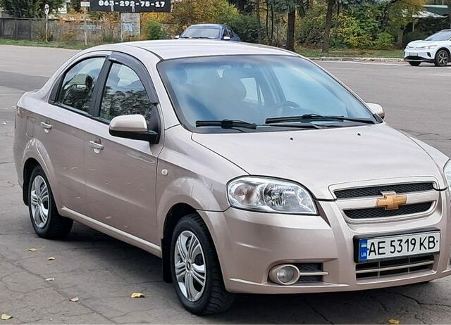 Бежевый Шевроле Авео, объемом двигателя 1.6 л и пробегом 63 тыс. км за 3800 $, фото 1 на Automoto.ua