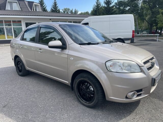 Бежевый Шевроле Авео, объемом двигателя 1.6 л и пробегом 210 тыс. км за 4500 $, фото 1 на Automoto.ua