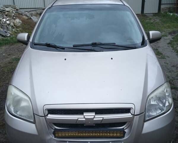 Бежевый Шевроле Авео, объемом двигателя 1.6 л и пробегом 210 тыс. км за 3500 $, фото 1 на Automoto.ua