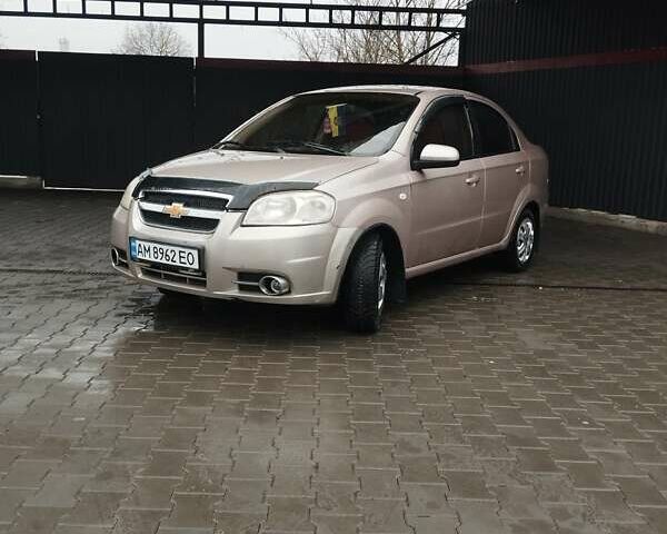 Бежевый Шевроле Авео, объемом двигателя 1.6 л и пробегом 230 тыс. км за 3400 $, фото 1 на Automoto.ua