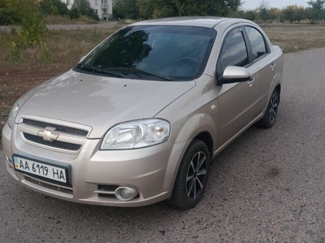 Бежевый Шевроле Авео, объемом двигателя 1.6 л и пробегом 301 тыс. км за 3500 $, фото 1 на Automoto.ua