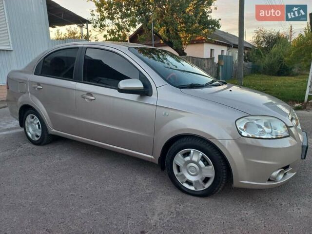 Бежевый Шевроле Авео, объемом двигателя 1.6 л и пробегом 180 тыс. км за 4650 $, фото 1 на Automoto.ua