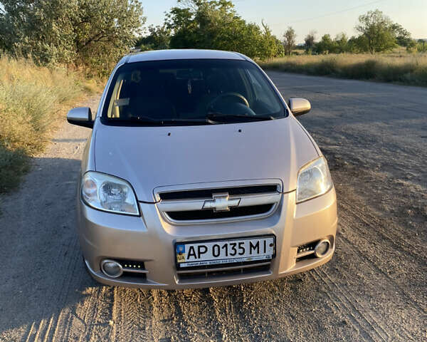 Бежевый Шевроле Авео, объемом двигателя 1.6 л и пробегом 210 тыс. км за 4200 $, фото 1 на Automoto.ua