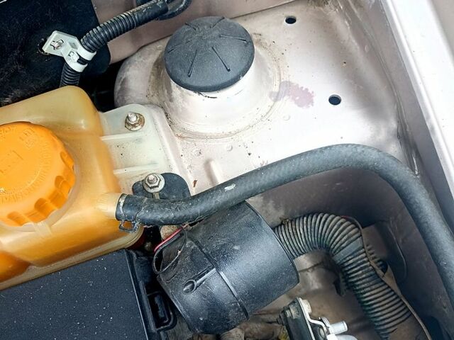 Бежевий Шевроле Авео, об'ємом двигуна 1.6 л та пробігом 100 тис. км за 4800 $, фото 1 на Automoto.ua