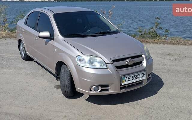 Бежевый Шевроле Авео, объемом двигателя 1.6 л и пробегом 99 тыс. км за 5000 $, фото 1 на Automoto.ua