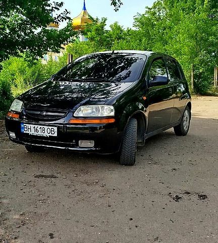 Черный Шевроле Авео, объемом двигателя 1.5 л и пробегом 202 тыс. км за 3500 $, фото 1 на Automoto.ua