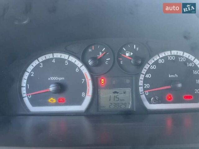 Черный Шевроле Авео, объемом двигателя 1.5 л и пробегом 238 тыс. км за 3200 $, фото 1 на Automoto.ua