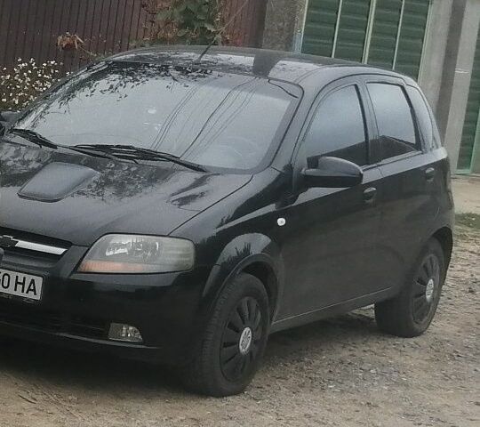 Черный Шевроле Авео, объемом двигателя 1.5 л и пробегом 250 тыс. км за 4000 $, фото 1 на Automoto.ua