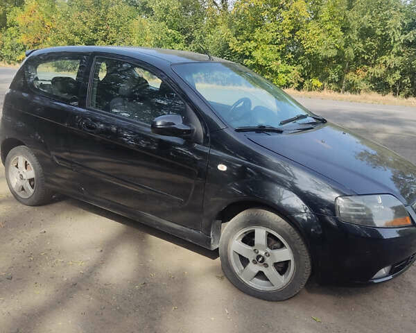 Черный Шевроле Авео, объемом двигателя 1.4 л и пробегом 195 тыс. км за 2700 $, фото 1 на Automoto.ua