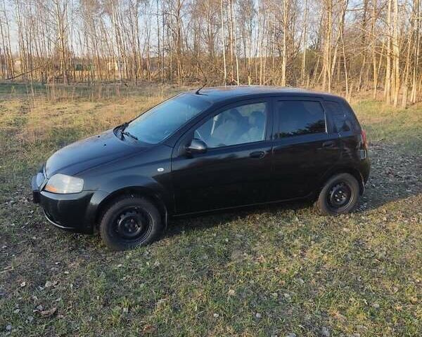 Черный Шевроле Авео, объемом двигателя 1.5 л и пробегом 300 тыс. км за 3500 $, фото 1 на Automoto.ua