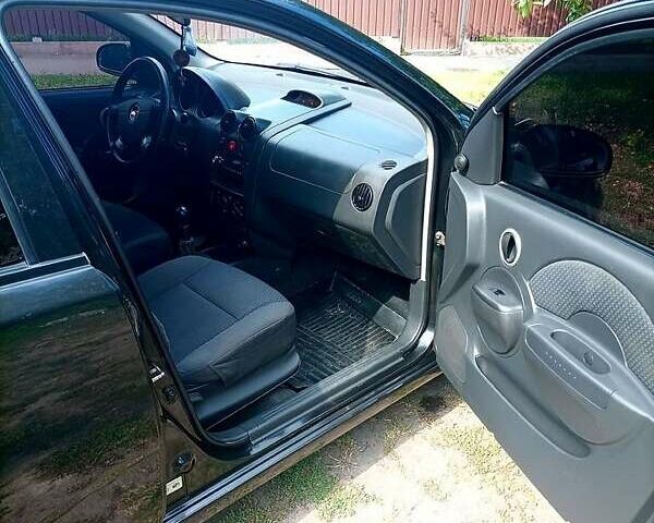 Черный Шевроле Авео, объемом двигателя 1.5 л и пробегом 250 тыс. км за 3700 $, фото 1 на Automoto.ua