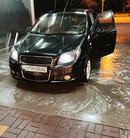 Черный Шевроле Авео, объемом двигателя 1.5 л и пробегом 189 тыс. км за 5100 $, фото 1 на Automoto.ua