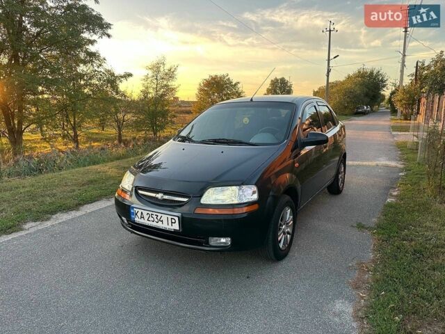 Черный Шевроле Авео, объемом двигателя 1.5 л и пробегом 216 тыс. км за 2450 $, фото 1 на Automoto.ua