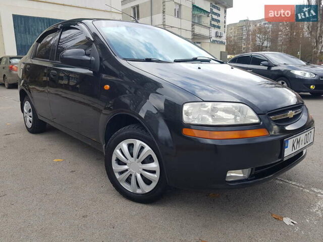 Черный Шевроле Авео, объемом двигателя 1.5 л и пробегом 130 тыс. км за 4950 $, фото 1 на Automoto.ua