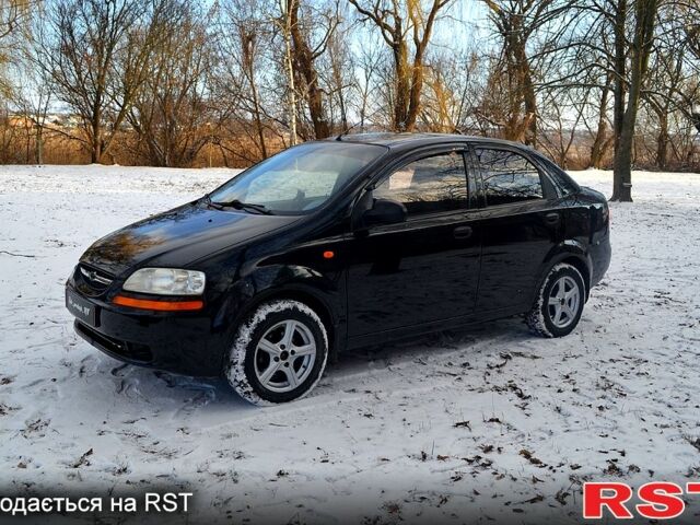 Черный Шевроле Авео, объемом двигателя 15 л и пробегом 225 тыс. км за 3599 $, фото 1 на Automoto.ua