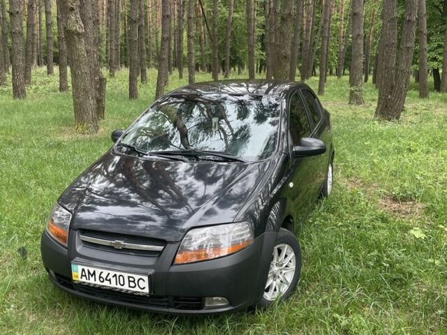 Черный Шевроле Авео, объемом двигателя 5 л и пробегом 100 тыс. км за 3450 $, фото 1 на Automoto.ua