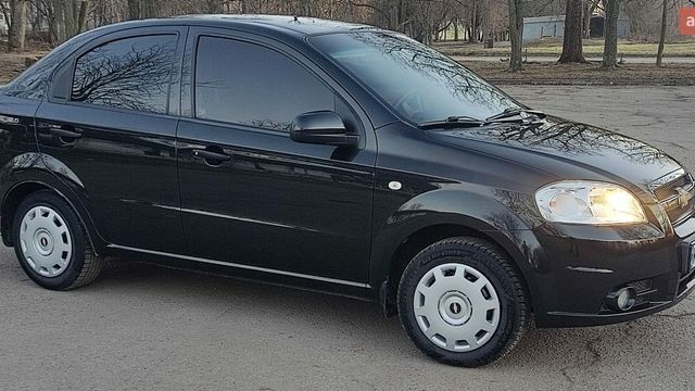 Чорний Шевроле Авео, об'ємом двигуна 1.5 л та пробігом 67 тис. км за 5600 $, фото 1 на Automoto.ua