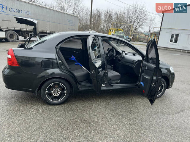 Чорний Шевроле Авео, об'ємом двигуна 1.6 л та пробігом 189 тис. км за 2900 $, фото 1 на Automoto.ua