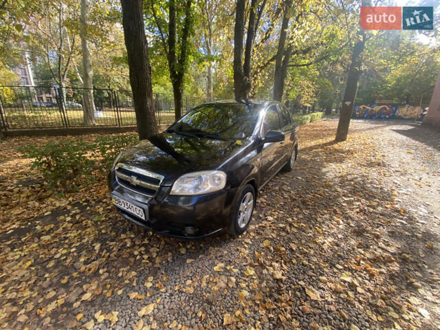 Черный Шевроле Авео, объемом двигателя 1.5 л и пробегом 250 тыс. км за 3700 $, фото 1 на Automoto.ua