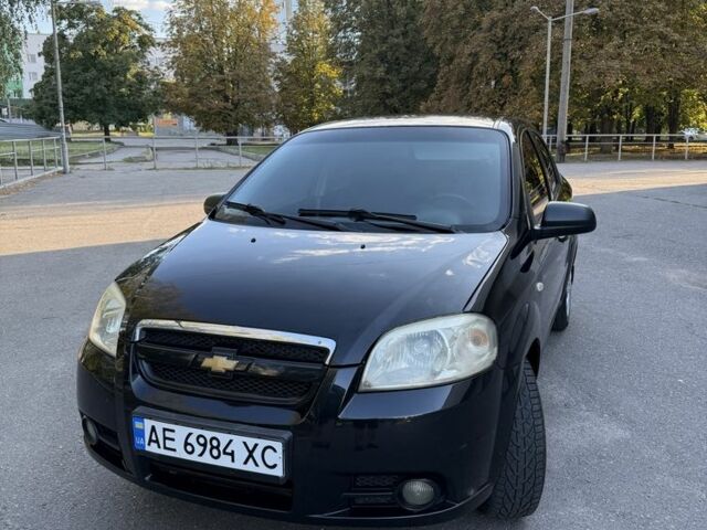 Черный Шевроле Авео, объемом двигателя 1.5 л и пробегом 300 тыс. км за 3450 $, фото 1 на Automoto.ua