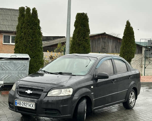 Черный Шевроле Авео, объемом двигателя 1.5 л и пробегом 300 тыс. км за 3400 $, фото 1 на Automoto.ua